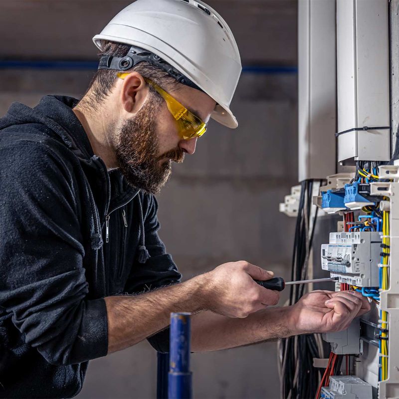 worker electrical